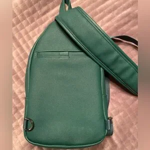 lug | Bags | Lug Scurry Wickedly Green Crossbody Sling Bag  display picture 2